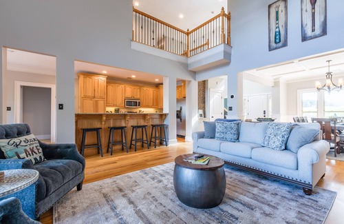 Valley Casa | Gorgeous 6BR Lake Home w/Pool, Hot Tub & Boathouse