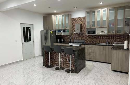 Alfredo V. Bonfil Casa | Gorgeous 5 Bedroom Oasis