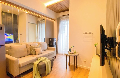 Tangerang Apartamento | Gorgeous and Restful 2BR Apartment at M-Town Residence near Mall