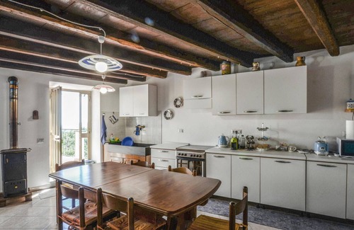 Maissana Apartamento | Gorgeous apartment in Colli di Ossegna with WiFi