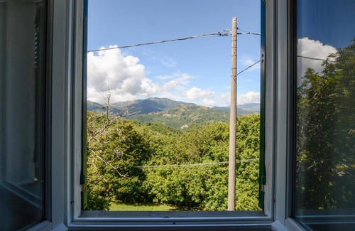 Maissana Apartamento | Gorgeous apartment in Colli di Ossegna with WiFi