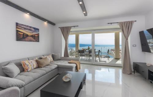 Bregi Apartamento | Gorgeous Apartment In Bregi With Sauna