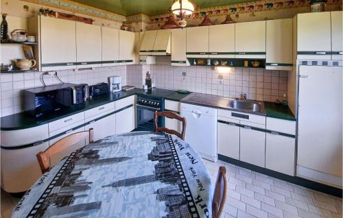 Concarneau Apartamento | Gorgeous Apartment In Concarneau
