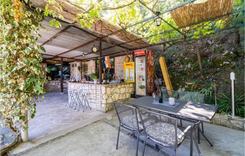 Gruda Apartamento | Gorgeous Apartment In Gruda With Wifi