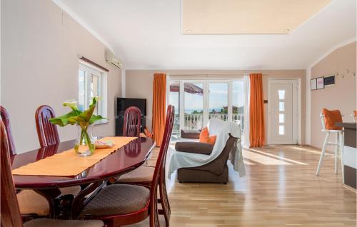 Opric Apartamento | Gorgeous Apartment In Lovran