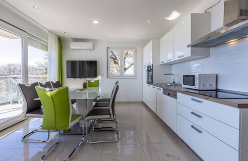 Povile Apartamento | Precioso apartamento en Povile con WiFi