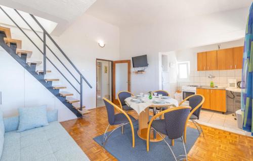 Stinica Apartamento | Gorgeous Apartment In Stinica With Wifi
