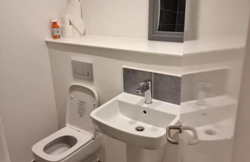 East End Apartamento | Gorgeous Apartment in the Town by AP Management.