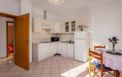Vantacici Apartamento | Gorgeous Apartment In Vantacici