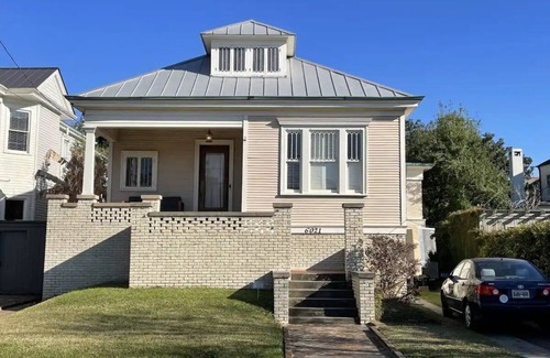 Audubon Casa | Gorgeous Audubon Park Home Ideal for Mardi Gras!