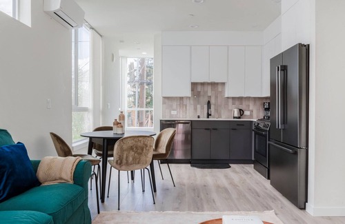 West Woodland Casa | Gorgeous Ballard 2BR w/ Rooftop Patio, near Shops & Food, by Blueground