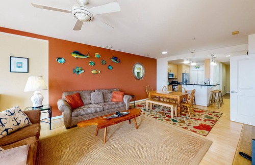 Sandbridge Condominio | Gorgeous bay-view condo with grills, pool, gym & balcony