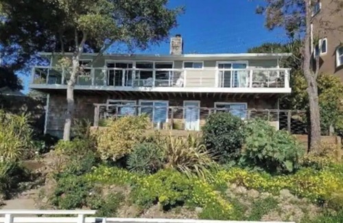San Rafael Casa | GORGEOUS BAYSIDE BUNGALOW WITH PRIVATE TERRACE