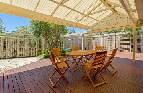 Moana Casa | Gorgeous Beach and Ocean Views - Located right on the Beach