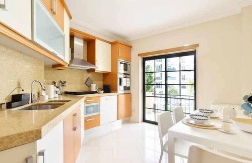 Lombos Apartamento | Classy Beach Flat 2BR Playa de Carcavelos - CheckinHome