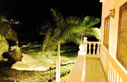 Alcala Villa | Hermosa villa frente a la playa