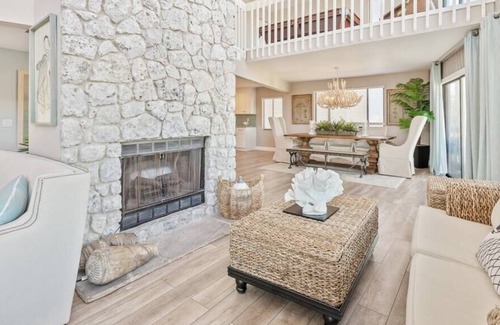 Marineland Acres Casa | Gorgeous beach style home minutes from beach!