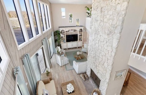 Marineland Acres Casa | Gorgeous beach style home minutes from beach!