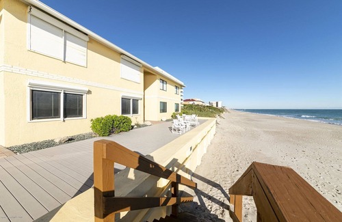 Satellite Beach Villa | Hermosa villa junto a la playa con perfecta vista al mar