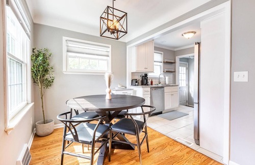 Berkley Casa | Gorgeous Berkley 3BR/2.5BA Home w/ Loft Suite