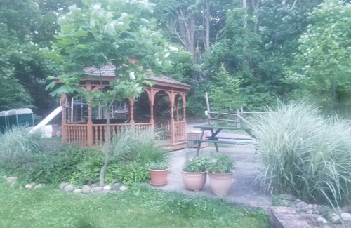Trumansburg Cabina | Hermosa cabaña en propiedad frente al lago!
