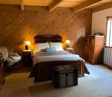 Arnold Casa | Gorgeous cabin in BLS with EV Chgr, Pool Access and Gameroom