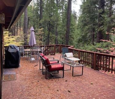 Arnold Casa | Gorgeous cabin in BLS with EV Chgr, Pool Access and Gameroom