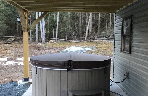 Wellsboro Cabina | Gorgeous cabin set in the mountains of PA with hot tub(pets welcome)