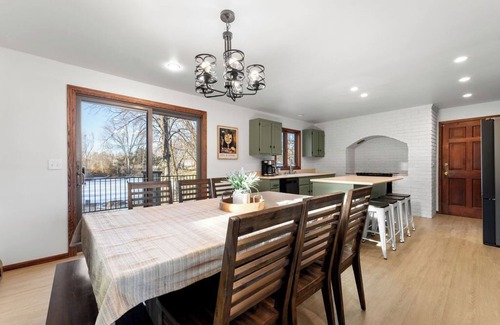 Butte Des Morts Casa | Gorgeous Cabin Vibes Home w/Pond! Close To Lake! 4-bedroom house in Oshkosh