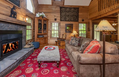 Lake Toxaway Cabina | Gorgeous Cabin w/ Wi-Fi + Hot Tub