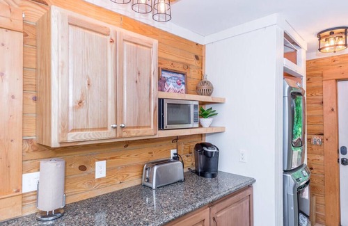 Lake Lure Cabina | Gorgeous Cabin with Access to Upper Hickory Nut Lake, Central Lake Lure Location