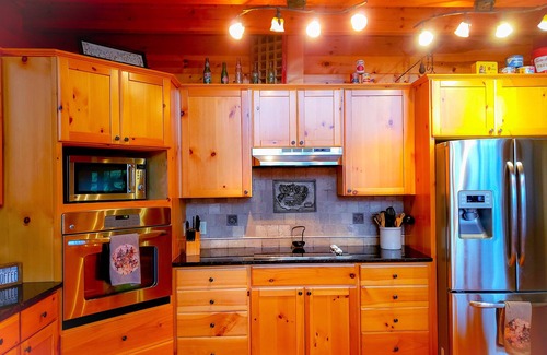 Newport Casa | Gorgeous Cabin With Amazing Views of the Smokies
