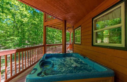 Helen Casa | Gorgeous Cabin with Pool Table, Fire Pit and Hot-tub in Cleveland, Georgia