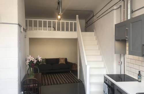 De Beauvoir Apartamento | Gorgeous Canalside Loft in Hackney!