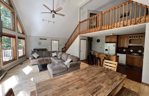 Lake Harmony Estates Chalet De Esquí | Chalet magnífico en el escenario perfecto, realmente uno de los mejores Poconos