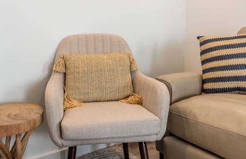 Kennebunk Condominio | Newly Remodeled Coastal Getaway