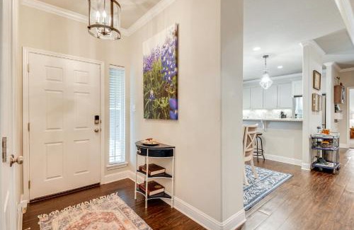 College Station Casa | Gorgeous College Station Townhome with Patio!