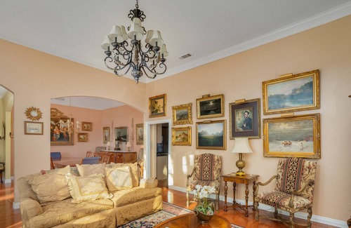 North Central Carrollton Casa | Magnífico castillo colonial para grupos grandes