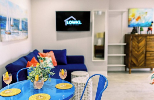 Lauderdale Harbours Apartamento | Gorgeous & Comfy Studio, Pool-Parking-Kitchen