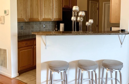 Town Center Condominio | Gorgeous condo in desirable Columbia Town Center