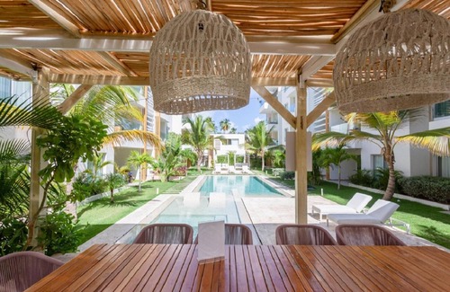 El Cortecito Villa | Luxurious Condo Steps From the Beach B2 Los Corales