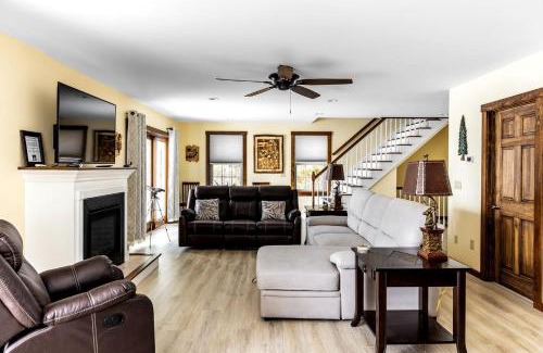 Beaver Cove Casa | Gorgeous Cottage with Hot-tub and Games in Beaver Cove, Maine
