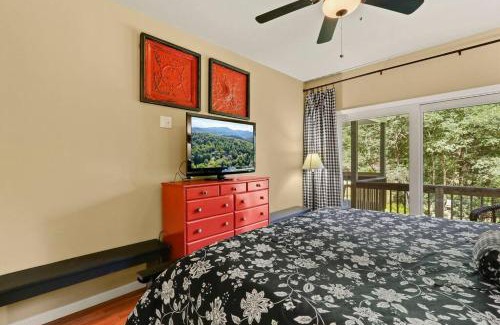 Boone Casa | Gorgeous Cottage with Hot Tub in Boone NC!