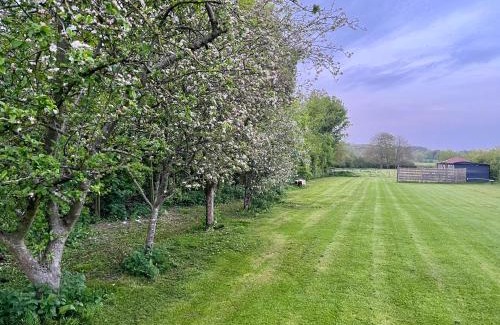 Etchinghill Casa | Gorgeous countryside cabin