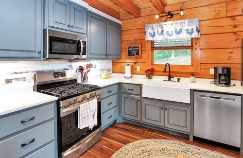Lincoln County Cabina | Gorgeous custom log cabin on 185 acres
