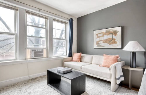Somerville Apartamento | Gorgeous Davis Square Studio nr Davis Square T, by Blueground