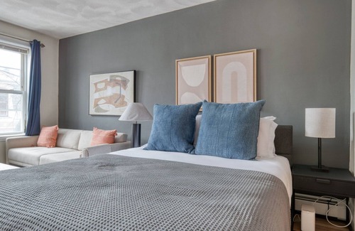 Somerville Apartamento | Gorgeous Davis Square Studio nr Davis Square T, by Blueground