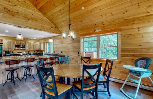 Carrabassett Valley Cabina | Gorgeous dog-friendly cabin with great view, deck, hot tub, & gas fireplace