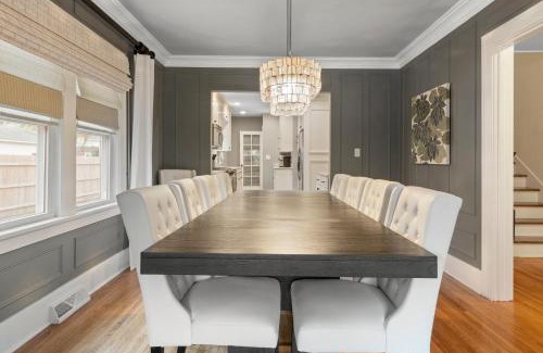 Lake Geneva Casa | Gorgeous Downtown Bungalow, Walk Everywhere!