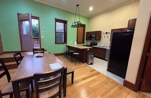 New Franklin Apartamento | Gorgeous, downtown apartment w/ laundry in unit